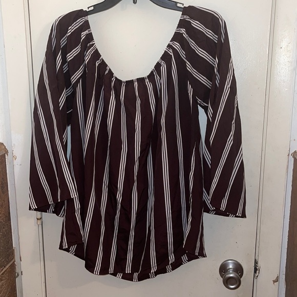 Plus size flows long sleeve off the shoulder top - Picture 1 of 1